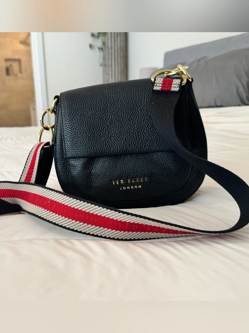 Ted Baker compact ted